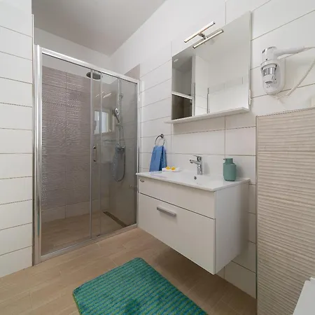 Lakeside Elegance 5 Bdr * Balatonberény