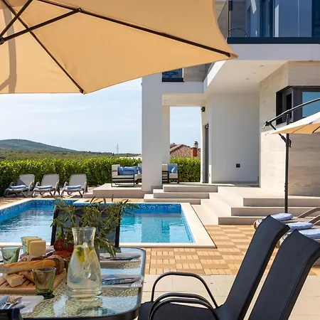 Apartament Lakeside Elegance 5 Bdr