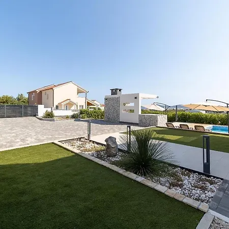 Lakeside Elegance 5 Bdr 公寓 Balatonberény
